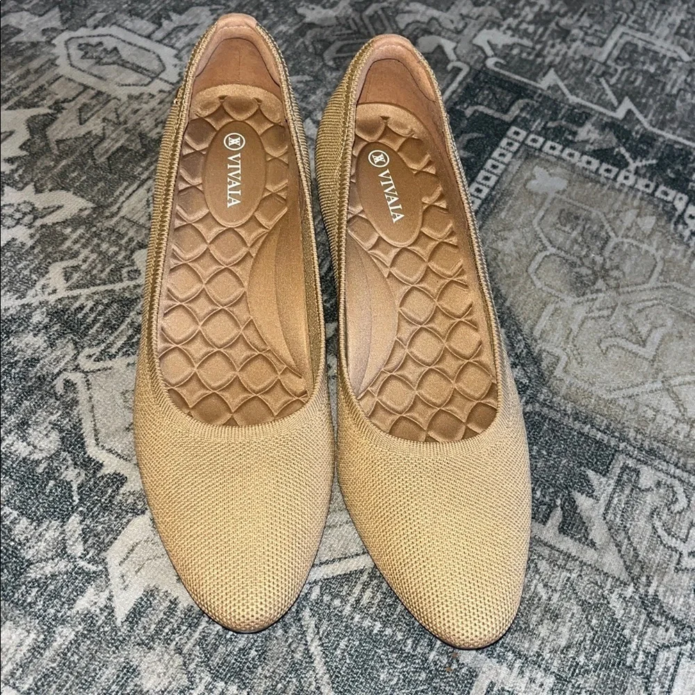 Vivaia womens Almond-Toe Wedge (Tamia Wedge Pro) size 43 US 11